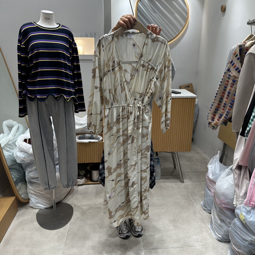 NEAR韓國代購㊣女士新品推薦職業人氣25秋冬休閑時尚連衣裙NEAR連衣裙圖色1