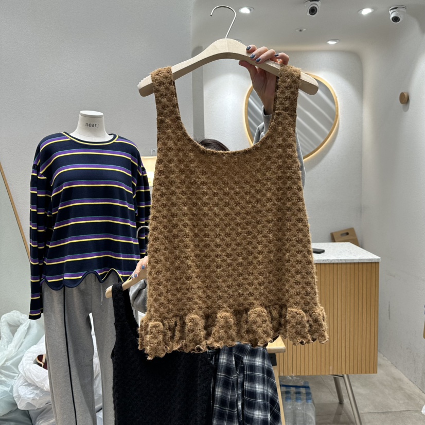NEAR韓國代購㊣女裝新款25秋冬人氣熱賣職業時尚吊帶背心花朵NEAR吊帶/背心圖色2