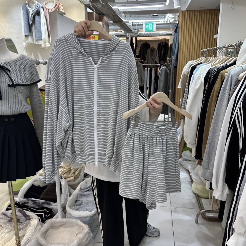 空韓國代購㊣女士新款職業熱賣時尚休閑推薦真品套裝套裝條紋空套裝圖色1