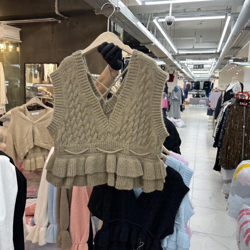 空韓國直郵㊣女裝新品真品25秋冬時尚熱賣吊帶背心褶邊針織空吊帶/背心