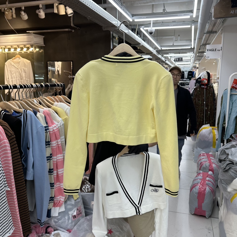 空韓國代購㊣女裝新品人氣時尚休閑熱賣職業推薦針織衫開衫空針織衫