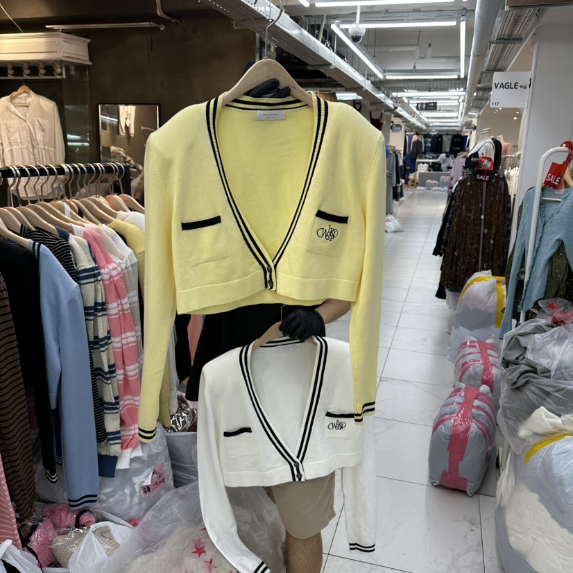 空韓國代購㊣女裝新品人氣時尚休閑熱賣職業推薦針織衫開衫空針織衫圖色3