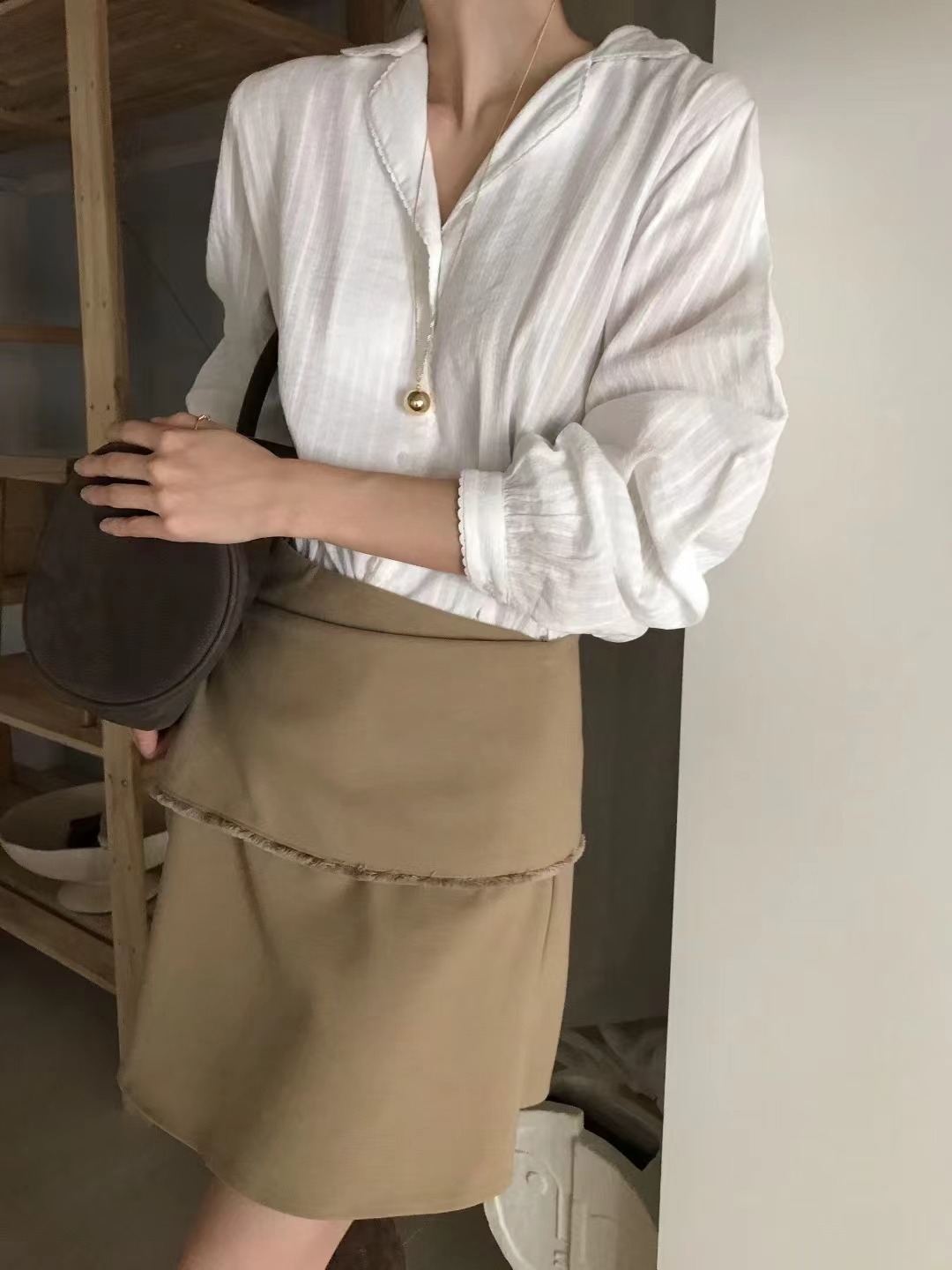 OUIR東大門㊣直郵女裝新款推薦時尚職業休閑人氣襯衫蕾絲衫OUIR襯衫/蕾絲衫
