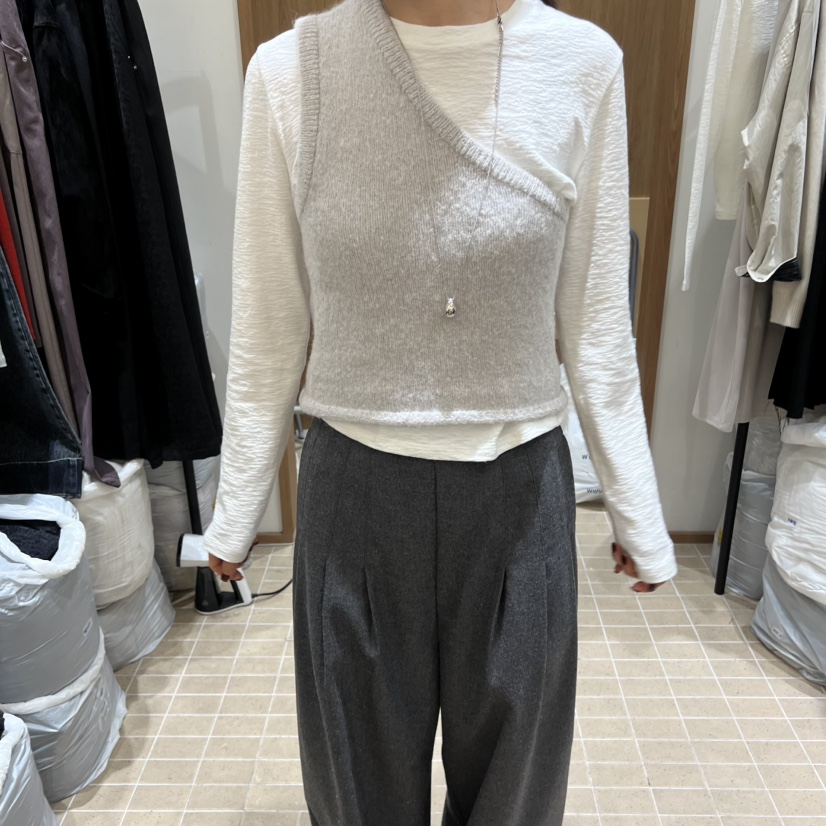 LOFN東大門㊣代購女士新品熱賣職業推薦吊帶背心不含內搭羊駝LOFN吊帶/背心圖色1