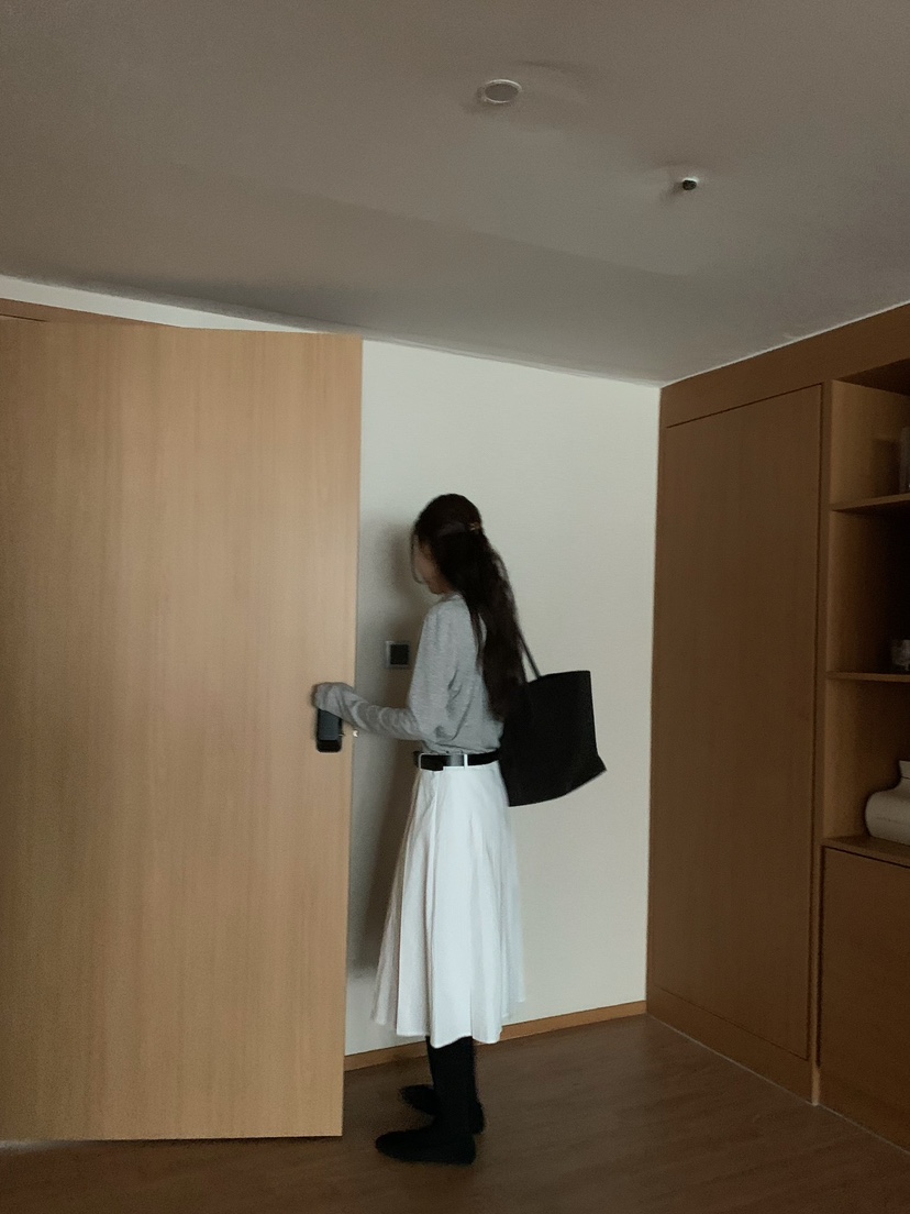 BLEECKER韓國直郵㊣女士新品人氣25秋冬時尚推薦職業長袖T恤BLEECKER長袖T恤