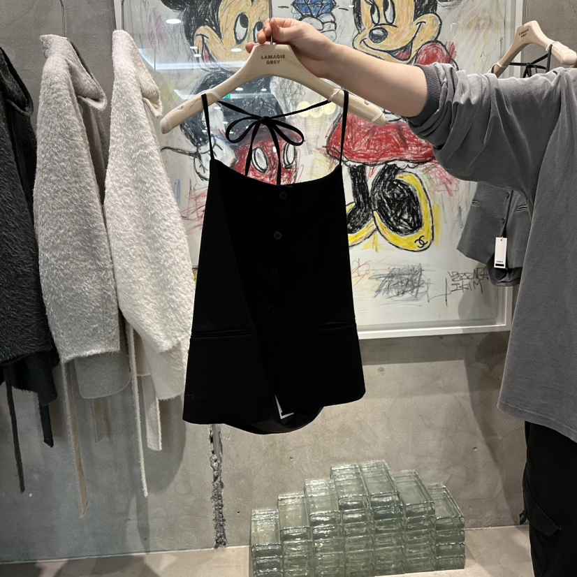 LAMAGIEPIE韓國代購㊣女裝新品熱賣時尚休閑職業25秋冬吊帶背心LAMAGIE GREY吊帶/背心圖色2黑色