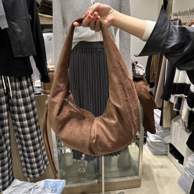 MELO韓國代購㊣女裝新款職業推薦人氣25秋冬時尚單肩斜跨包MELO單肩/斜跨包圖色1
