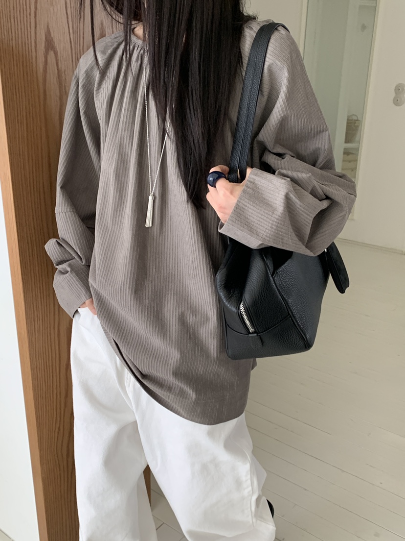 OURS韓國代購㊣女裝新款職業時尚推薦人氣熱賣襯衫蕾絲衫褶皺OURS襯衫/蕾絲衫
