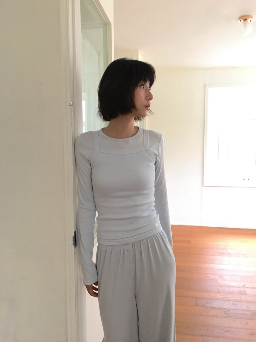 CCW東大門㊣實拍女裝新款時尚推薦25秋冬熱賣休閑職業長袖T恤CCW--NYUNYU長袖T恤