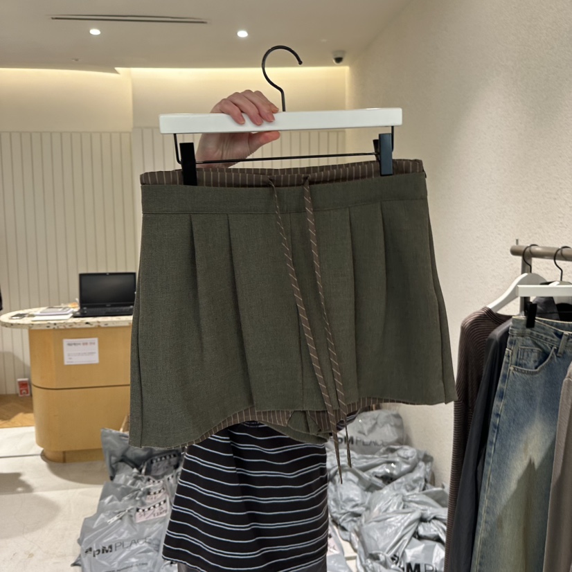 GRADE韓國代購㊣女士新品休閑推薦人氣時尚熱賣25秋冬職業短褲GRADE短褲圖色1墨綠