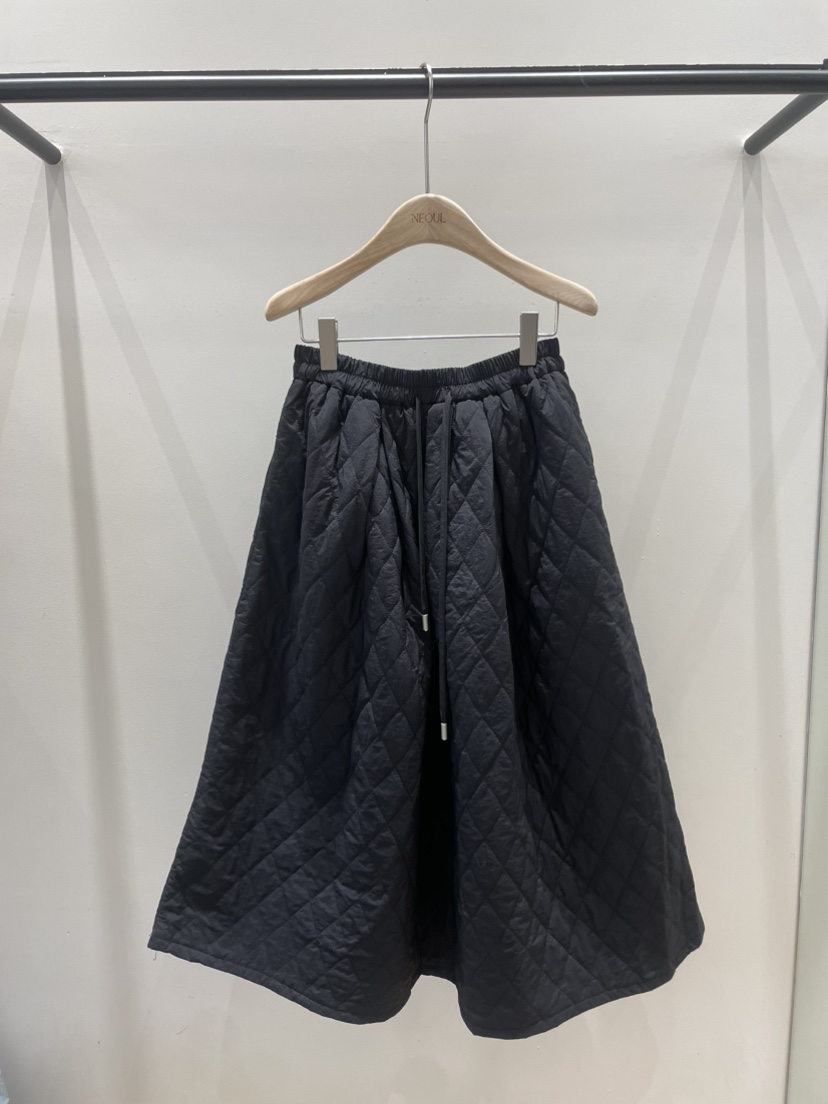 NEOUL韓國代購㊣女裝新品推薦真品人氣25秋冬休閑時尚長裙絎縫NEOUL/ahin雙領標簽長裙圖色1