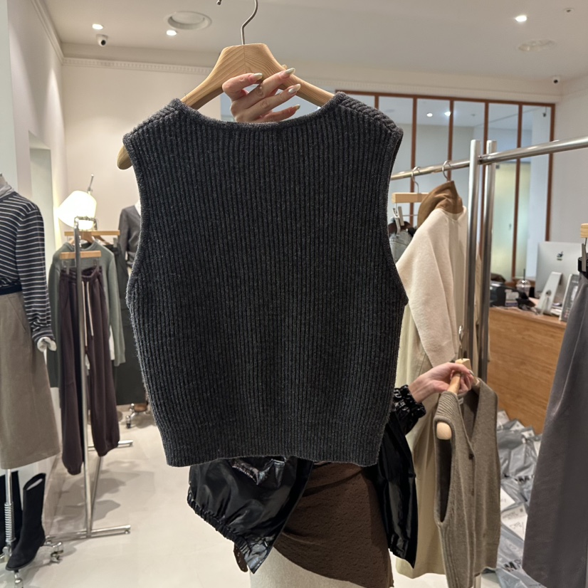 ANDMORE BUTTON韓國代購㊣女裝新品職業時尚真品馬甲羊毛羊絨ANDMORE BUTTON馬甲