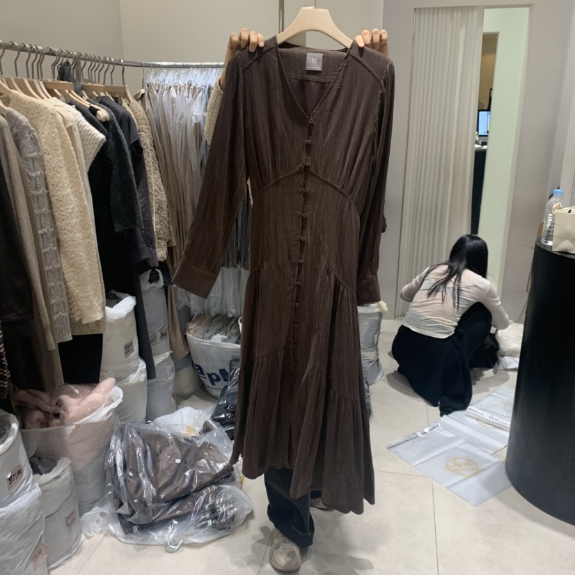 GLOW AND NYMPH韓國直郵㊣女士新品人氣推薦職業休閑連衣裙GLOW AND NYMPH連衣裙圖色1