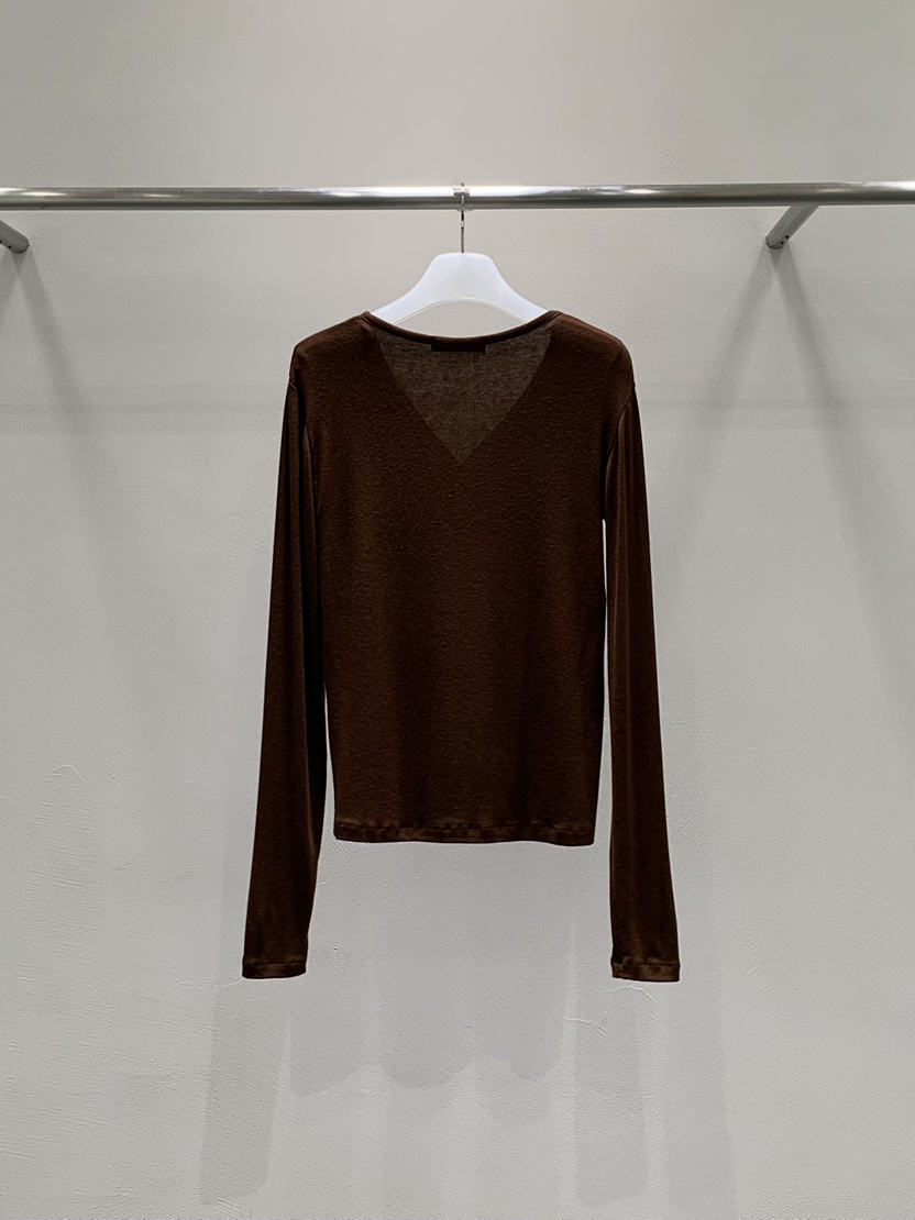 LOVE MOMENT東大門㊣直郵女裝新品25秋冬時尚推薦長袖T恤紐扣LOVE MOMENT長袖T恤