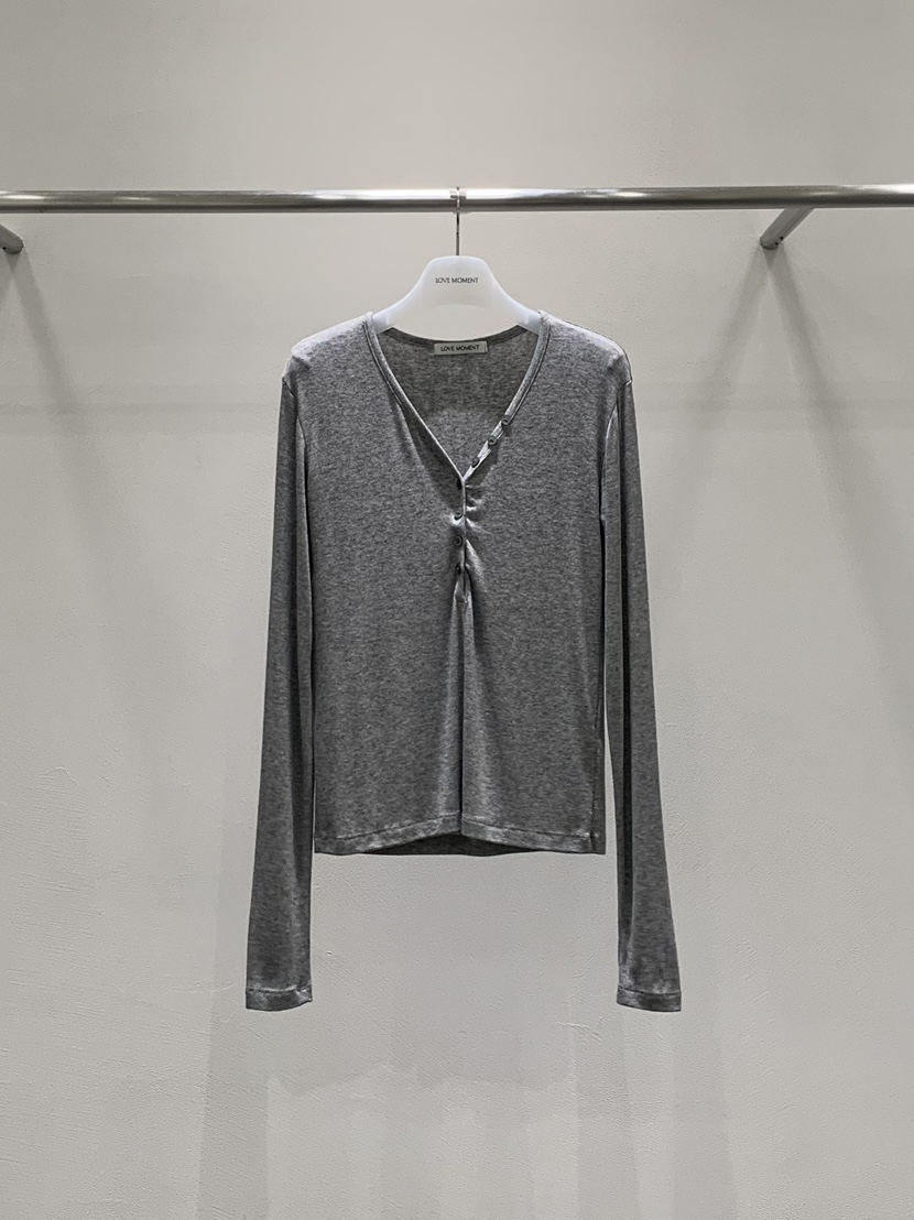 LOVE MOMENT東大門㊣直郵女裝新品25秋冬時尚推薦長袖T恤紐扣LOVE MOMENT長袖T恤圖色3