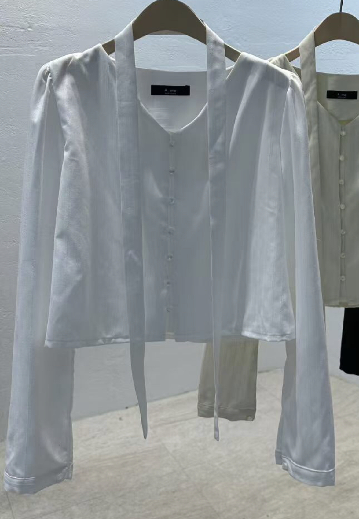 A.ME韓國代購㊣女裝新品職業25秋冬人氣真品襯衫蕾絲衫含脖帶A.ME襯衫/蕾絲衫圖色1