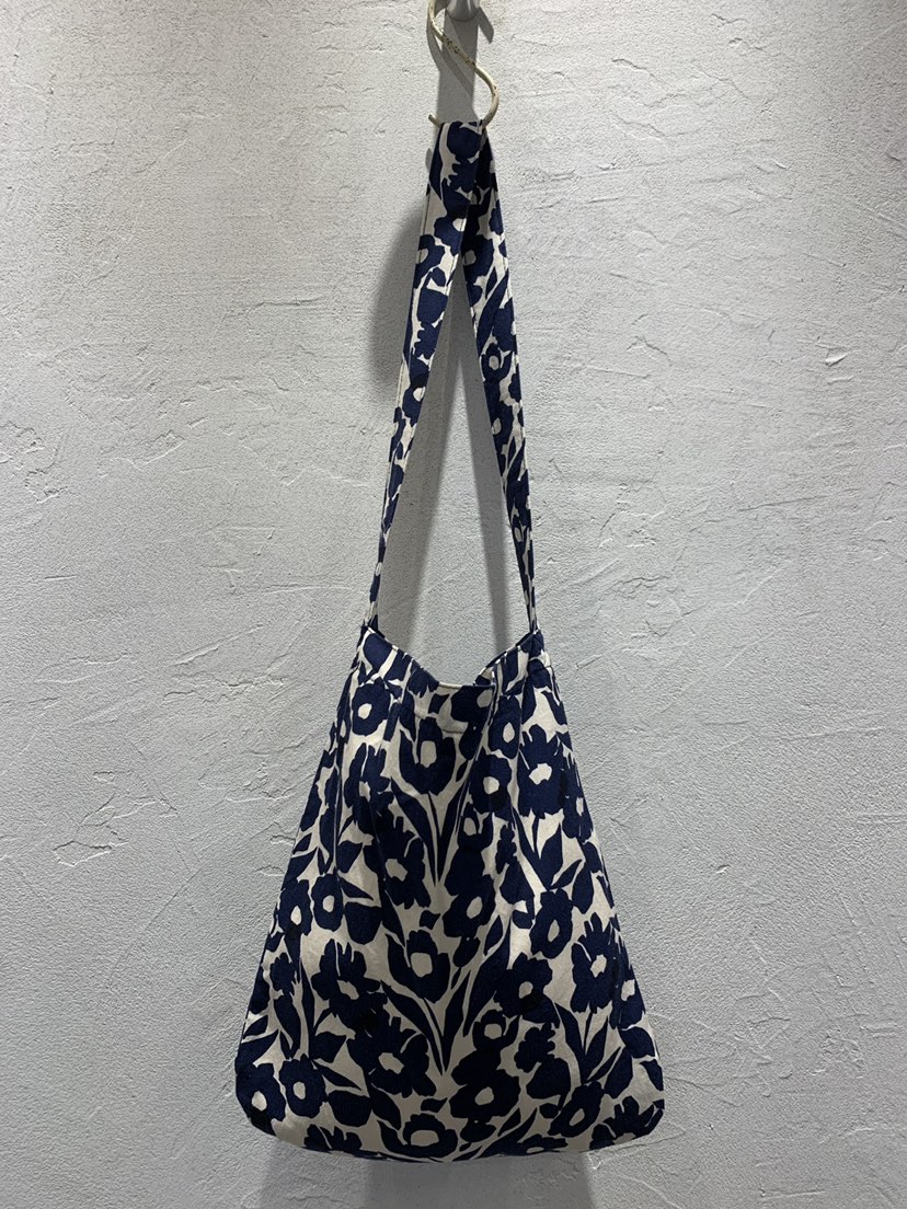 AT NOTE東大門㊣實拍女裝新品時尚熱賣推薦單肩斜跨包口袋AT NOTE單肩/斜跨包圖色2
