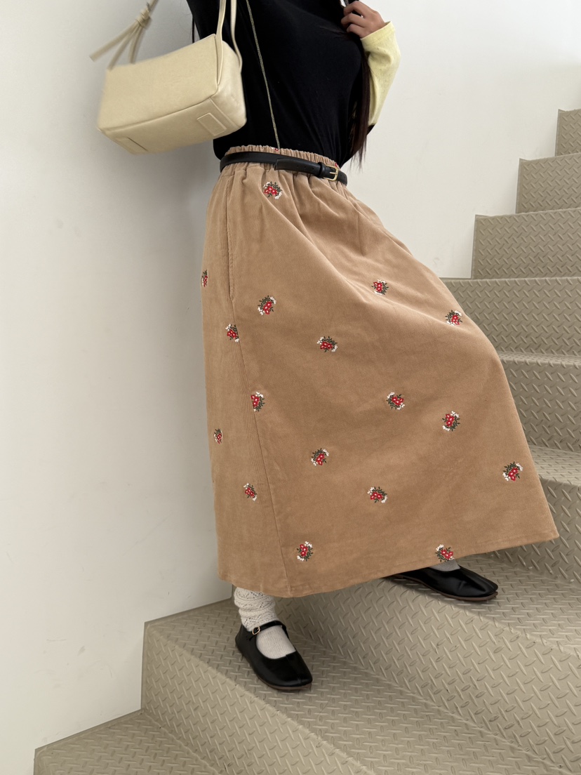 MAISONDEGLORY韓國直郵㊣女裝新品熱賣時尚休閑長裙燈芯絨繡花MAISON DE GLORY長裙圖色1