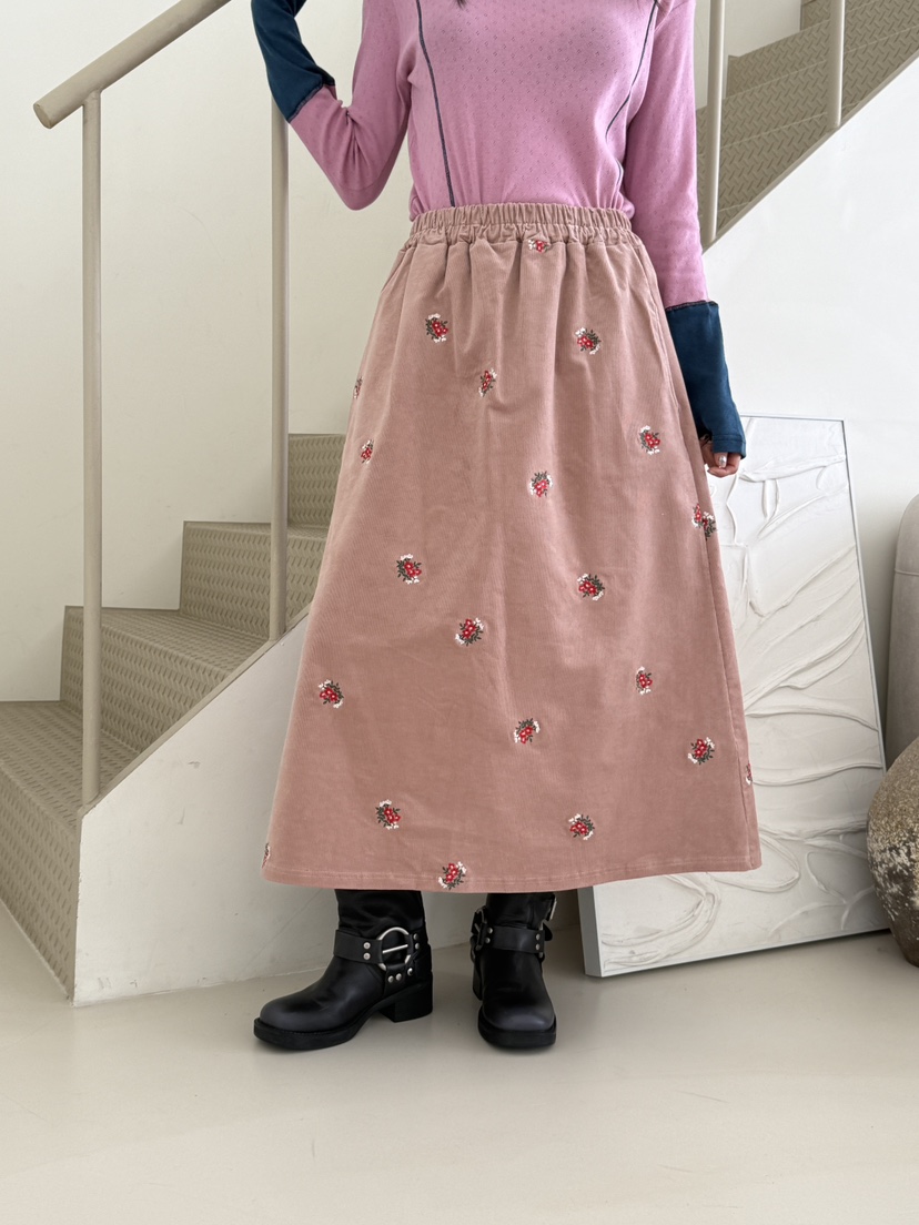 MAISONDEGLORY韓國直郵㊣女裝新品熱賣時尚休閑長裙燈芯絨繡花MAISON DE GLORY長裙圖色2