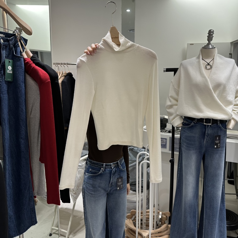 RENDER東大門㊣直郵女士新品時尚25秋冬熱賣休閑推薦長袖T恤RENDER長袖T恤圖色1
