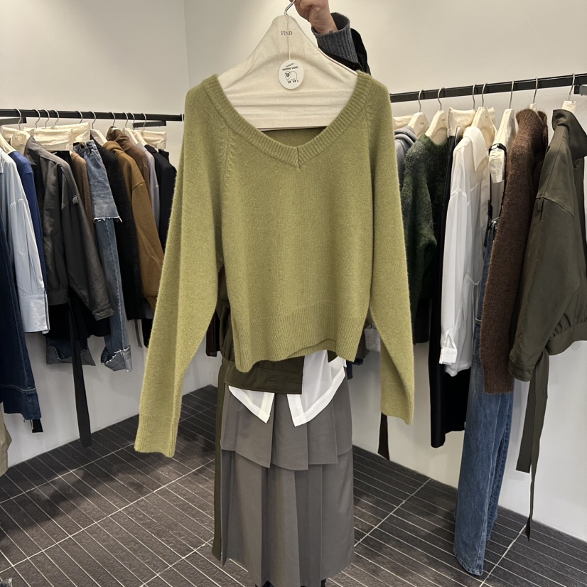 FIND-P韓國直郵㊣女裝新品職業推薦熱賣毛衣不含內搭V領浣熊FIND-P毛衣圖色1