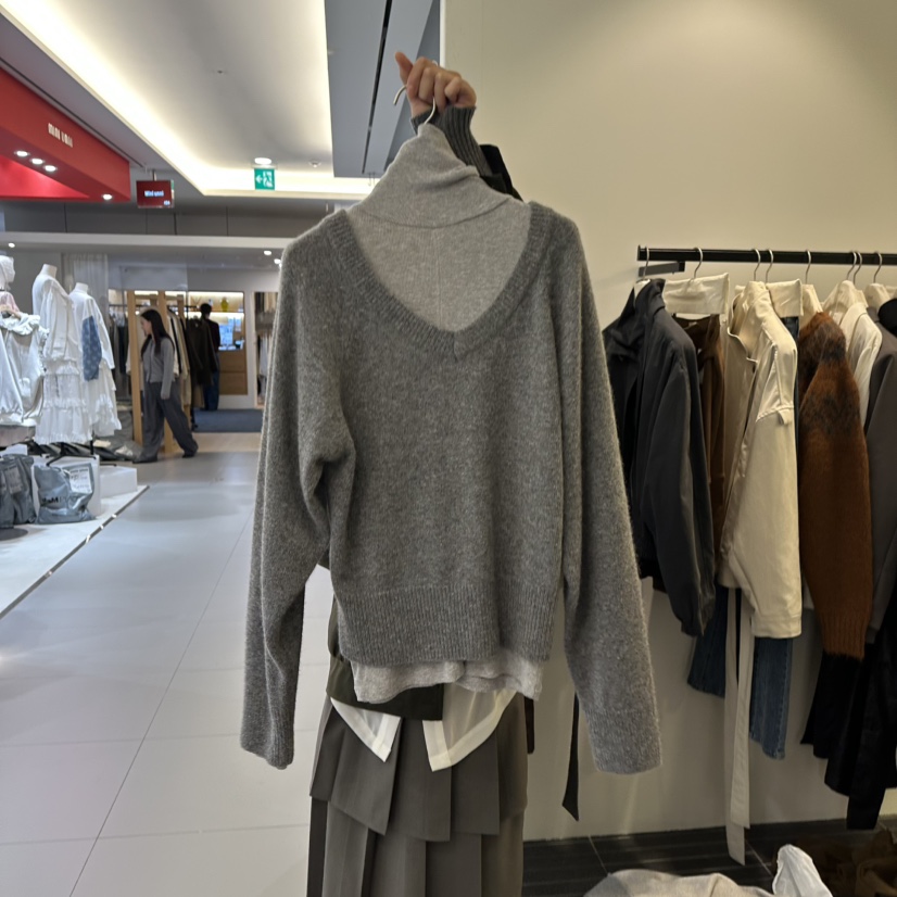 FIND-P韓國直郵㊣女裝新品職業推薦熱賣毛衣不含內搭V領浣熊FIND-P毛衣圖色3