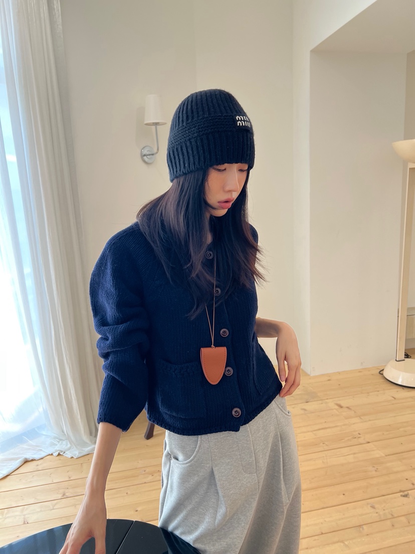 ME MO東大門㊣實拍女士新款25秋冬時尚推薦休閑熱賣真品毛衣ME MO毛衣