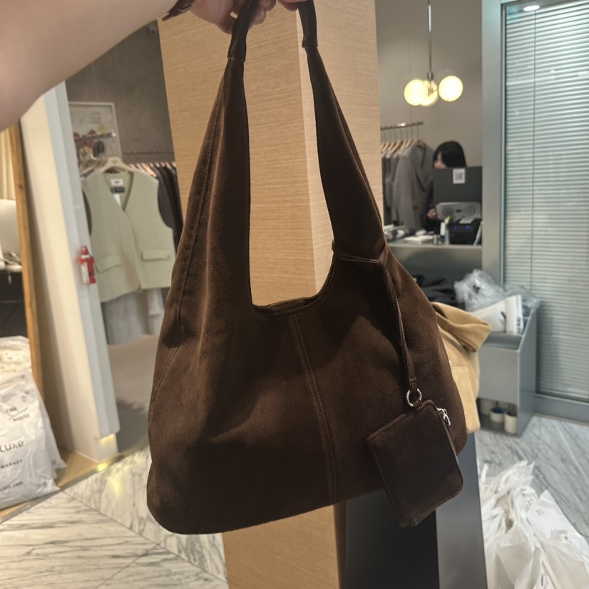 LE BUTTER韓國代購㊣女士新品人氣單肩斜跨包含小包絨面革LE BUTTER單肩/斜跨包圖色2