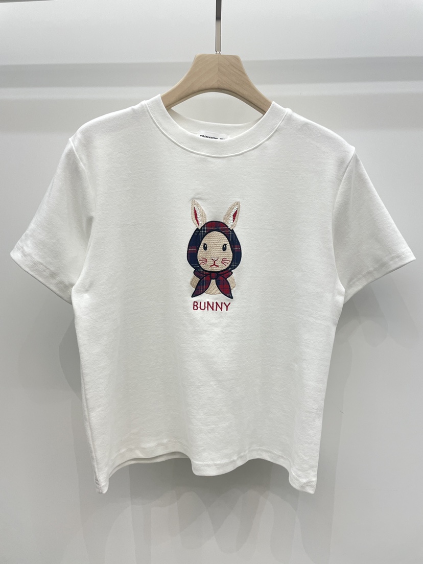 NYLON韓國直郵㊣女裝新款時尚休閑25秋冬人氣熱賣T恤兔子格紋NYLONT恤