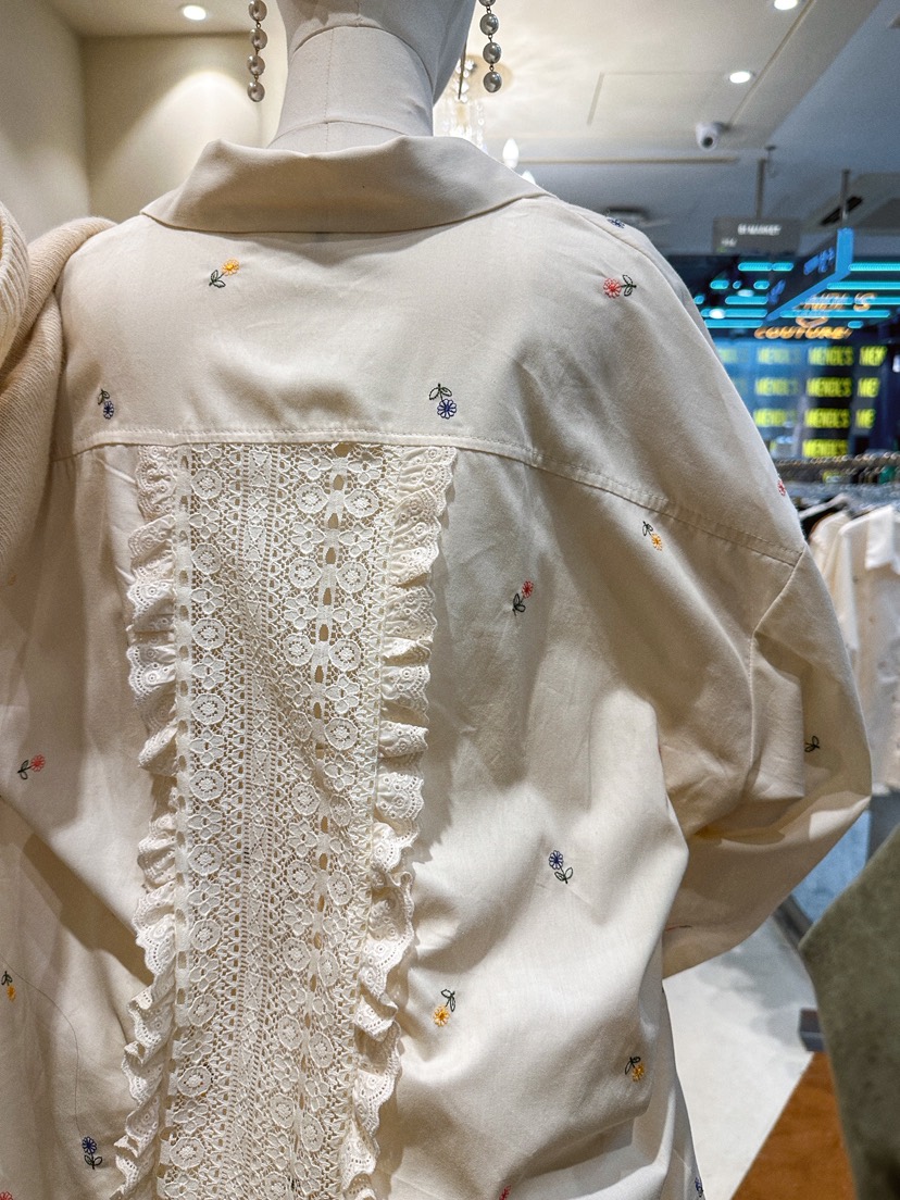81 MARKET-L東大門㊣實拍女士新款真品25秋冬襯衫蕾絲衫刺繡81 MARKET-L襯衫/蕾絲衫