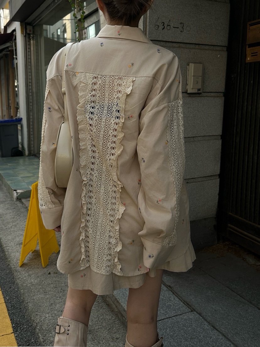 81 MARKET-L東大門㊣實拍女士新款真品25秋冬襯衫蕾絲衫刺繡81 MARKET-L襯衫/蕾絲衫