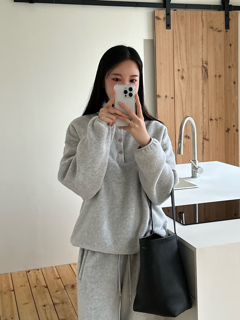 LE VASE韓國代購㊣女裝新款時尚真品人氣25秋冬熱賣職業衛衣LE VASE衛衣
