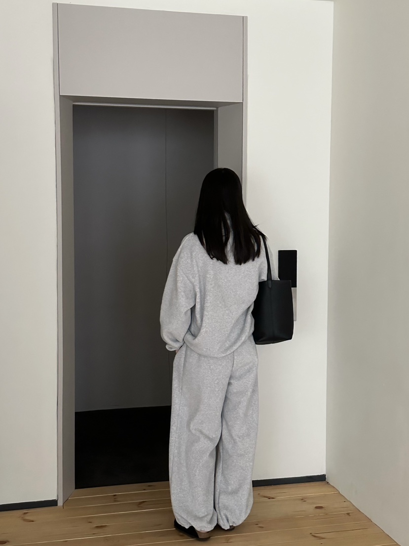 LE VASE韓國代購㊣女裝新款時尚真品人氣25秋冬熱賣職業衛衣LE VASE衛衣