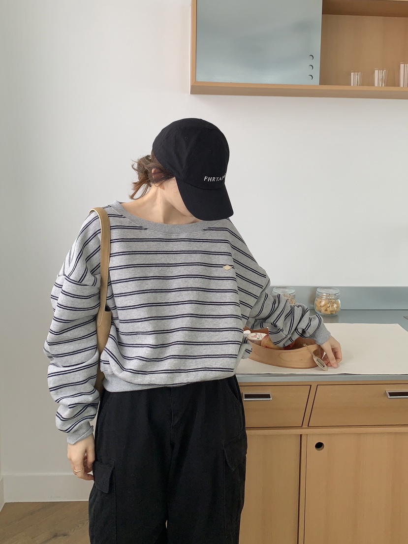FORMSTUDIO東大門㊣實拍女裝新款人氣休閑衛衣單排扣拉絨露肩FORMSTUDIO衛衣