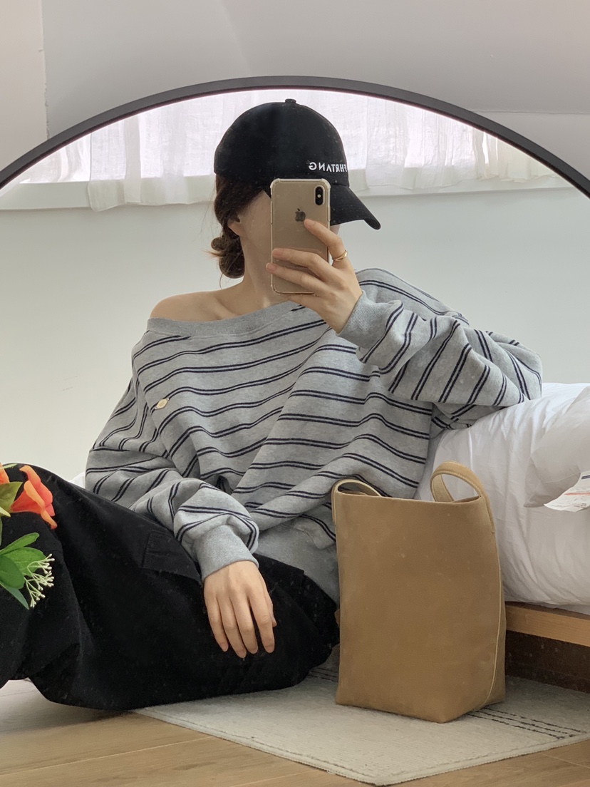 FORMSTUDIO東大門㊣實拍女裝新款人氣休閑衛衣單排扣拉絨露肩FORMSTUDIO衛衣