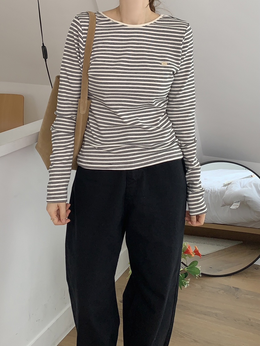 FORMSTUDIO東大門㊣代購女裝新品推薦休閑熱賣人氣長袖T恤圓領FORMSTUDIO長袖T恤圖色1