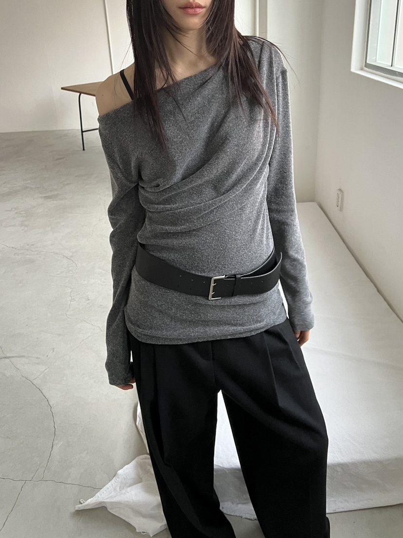NOVUS東大門㊣直郵女士新品真品人氣推薦熱賣25秋冬長袖T恤露肩NOVUS長袖T恤