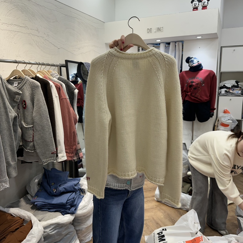 DE LINE東大門㊣實拍女裝新款推薦熱賣毛衣天鵝絨開衫紐扣DE LINE毛衣