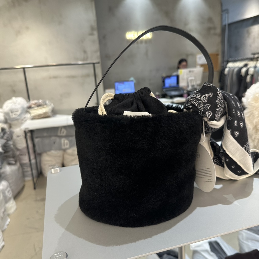 HELDER-P東大門㊣實拍女裝新款真品手提包不含飾品小羊皮羊毛HELDER手提包圖色2