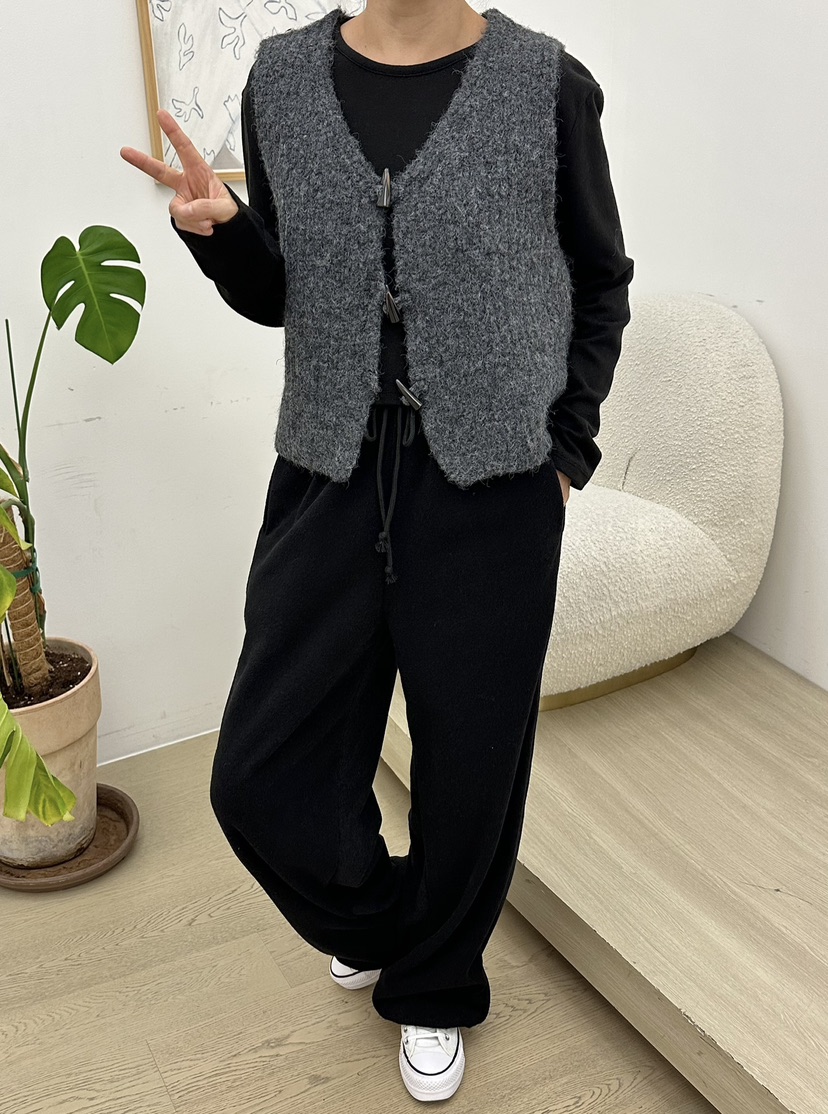 BUT韓國代購㊣女裝新款職業人氣時尚熱賣25秋冬馬甲不含內搭羊毛button馬甲