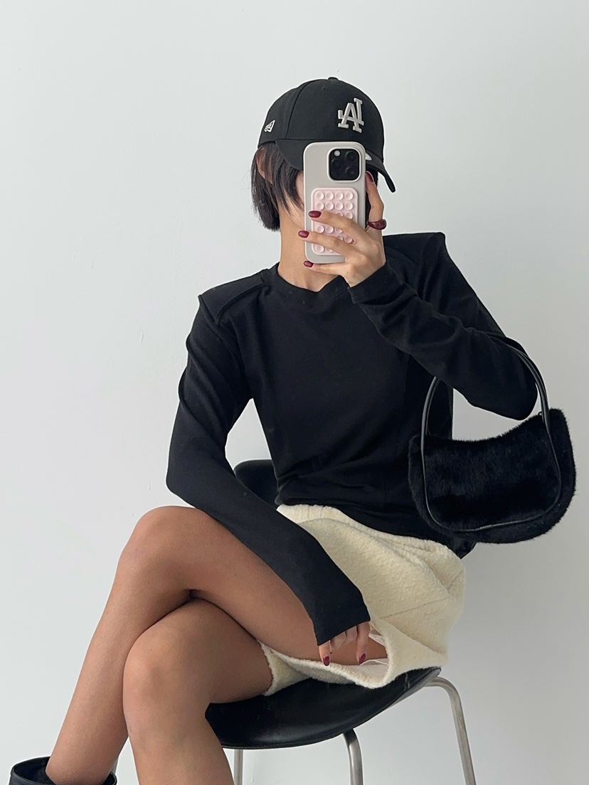 CELEBRITY-A韓國直郵㊣女裝新品真品人氣熱賣推薦25秋冬長袖T恤CELEBRITY-A長袖T恤