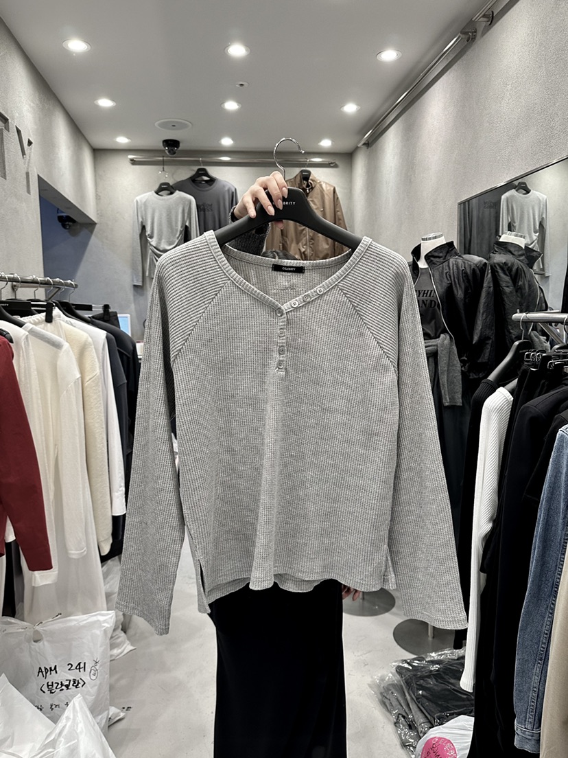 CELEBRITY-A東大門㊣代購女士新品真品休閑時尚25秋冬長袖T恤CELEBRITY-A長袖T恤圖色2