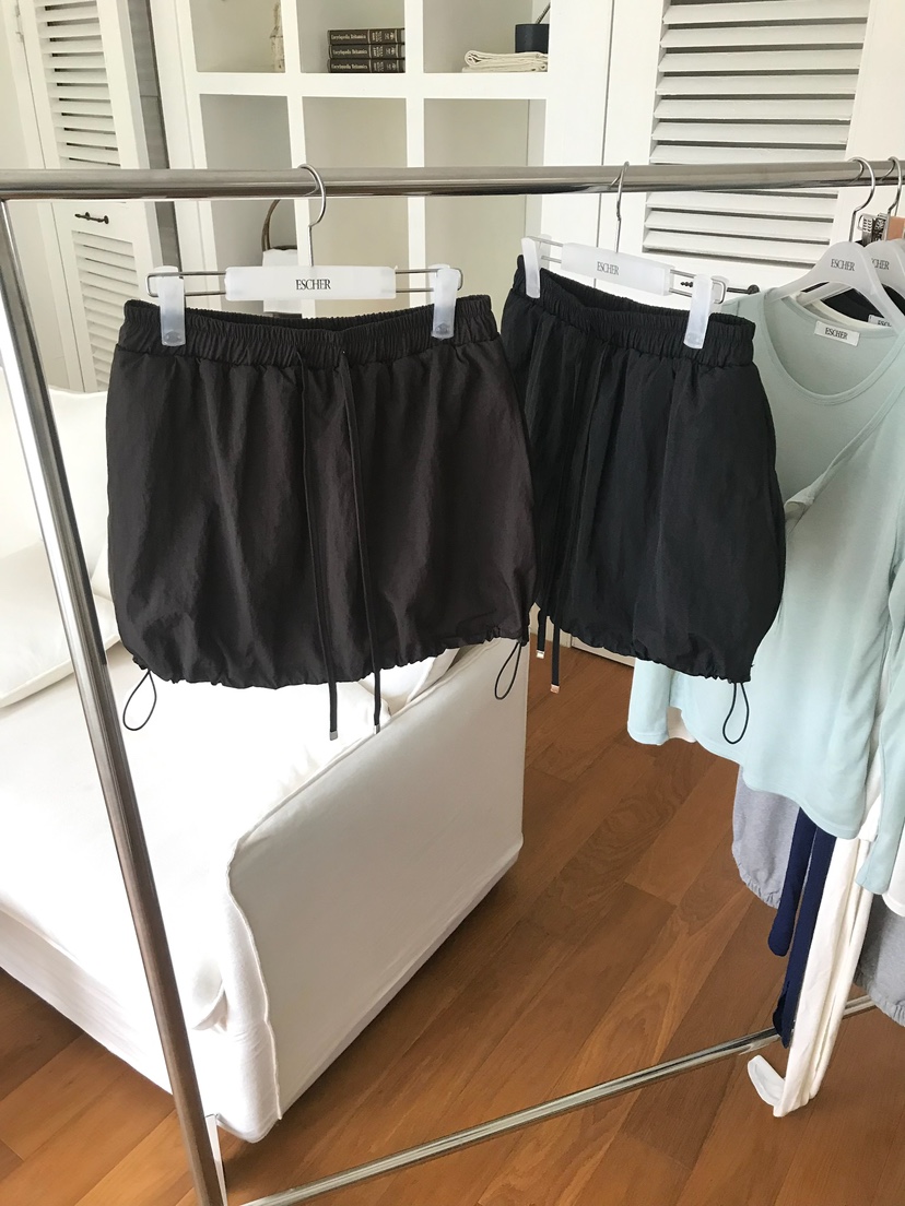 ESCHER東大門㊣實拍女士新品推薦熱賣休閑時尚25秋冬短裙連帽衫ESCHER短裙