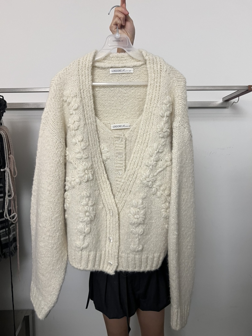 LONDON FLAT韓國直郵㊣女裝新品職業時尚針織衫手工花朵開衫LONDON FLAT針織衫