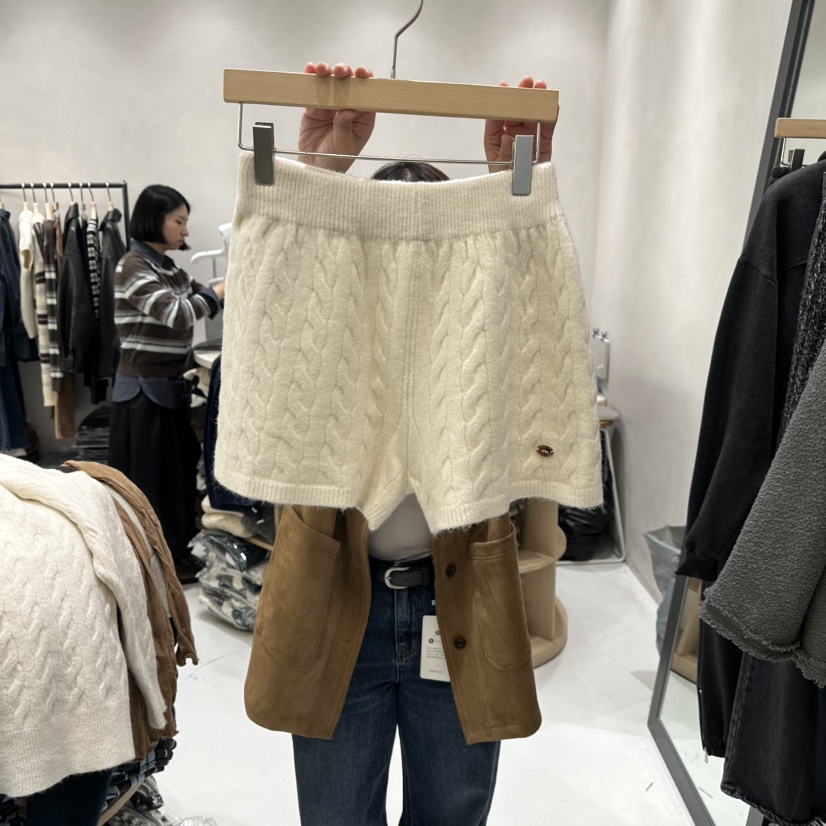 AURA韓國代購㊣女裝新品推薦25秋冬職業時尚真品熱賣人氣短褲Au ra短褲