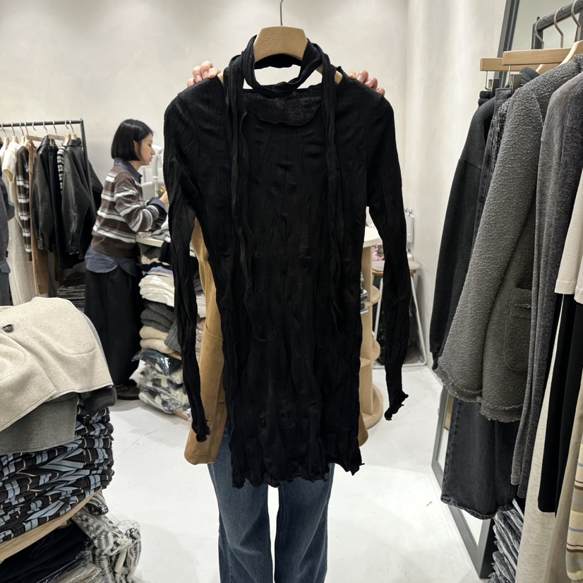 AURA韓國直郵㊣女士新品熱賣推薦休閑25秋冬時尚長袖T恤含脖帶Au ra長袖T恤圖色2