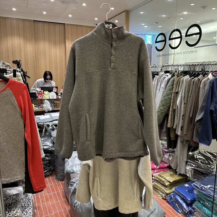 E/E/E東大門㊣代購女裝新品時尚真品推薦人氣衛衣羊毛柔軟E/E/E衛衣圖色2
