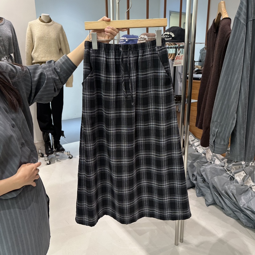 ANDMORE BUTTON韓國代購㊣女士新品職業25秋冬推薦時尚長裙ANDMORE BUTTON長裙圖色2