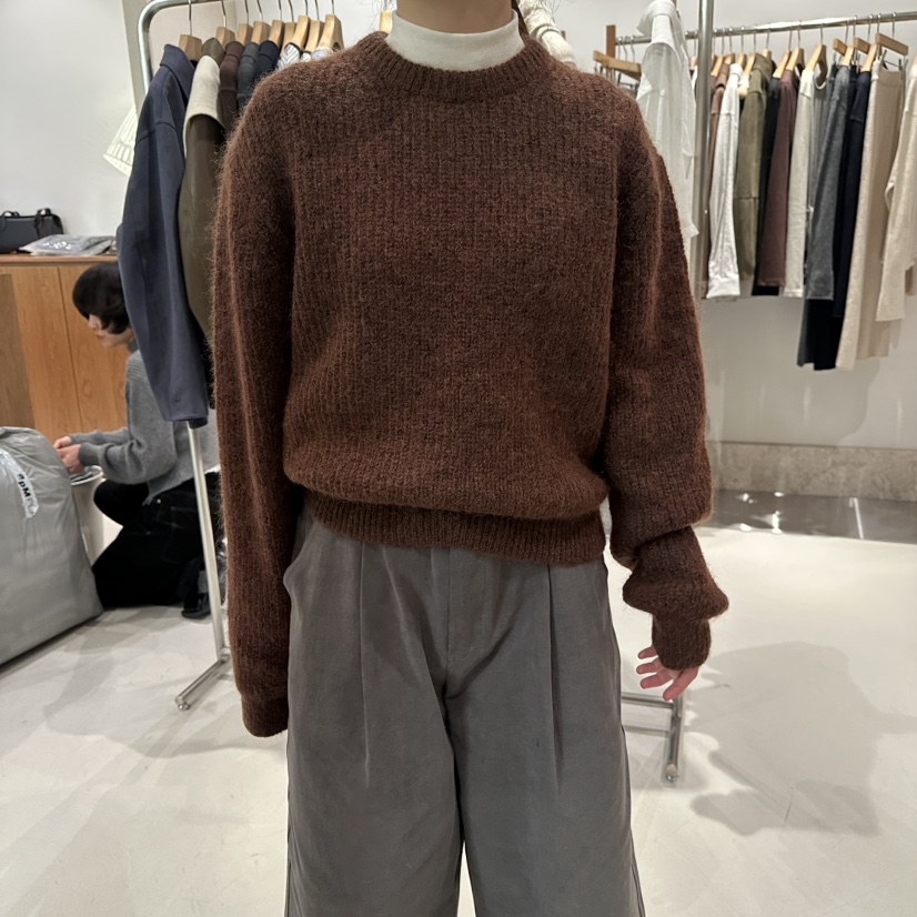 ANDMORE BUTTON東大門㊣直郵女士新款時尚職業熱賣毛衣馬海毛ANDMORE BUTTON毛衣圖色2