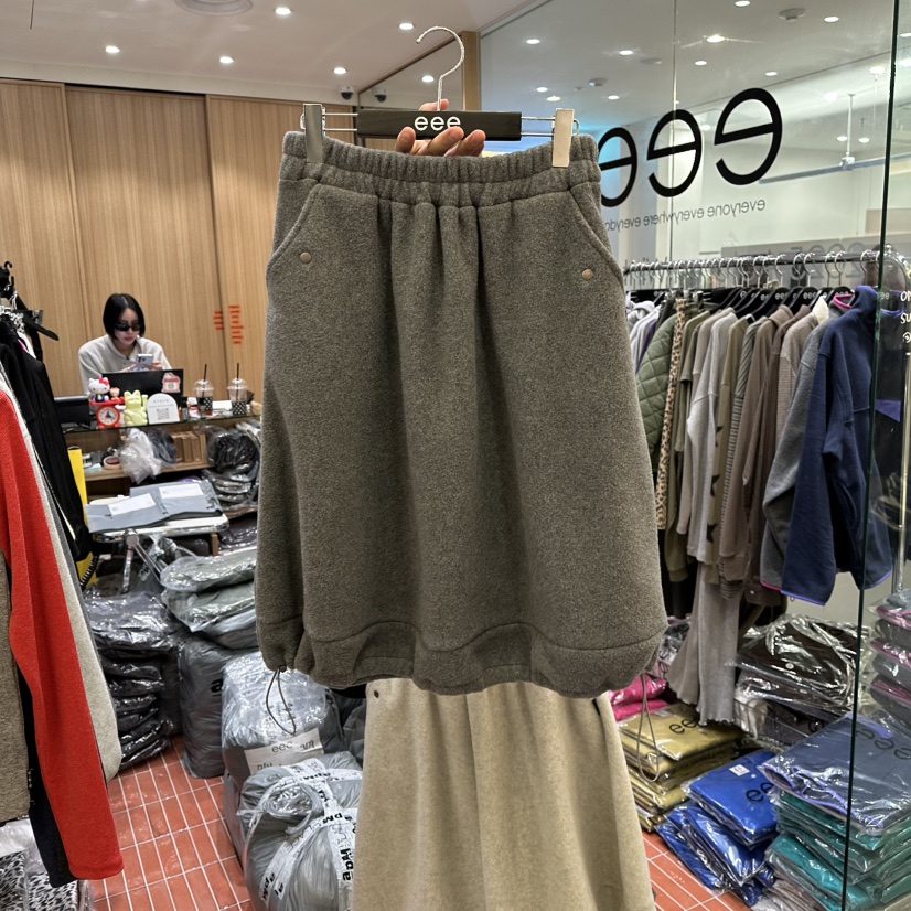 E/E/E韓國直郵㊣女裝新品25秋冬休閑真品熱賣短裙羊毛柔軟E/E/E短裙圖色2